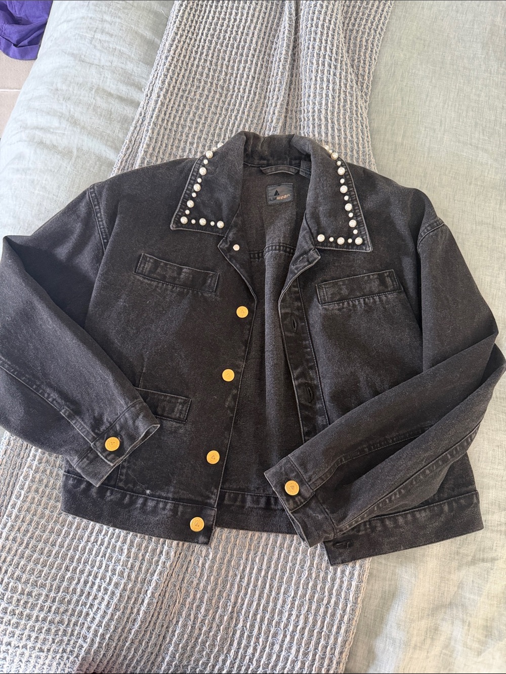 Vintage Black Denim Jacket with Pearl-Trim Collar